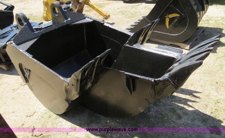 image for item S9573 Tooth Pro 48"/24" step down bucket