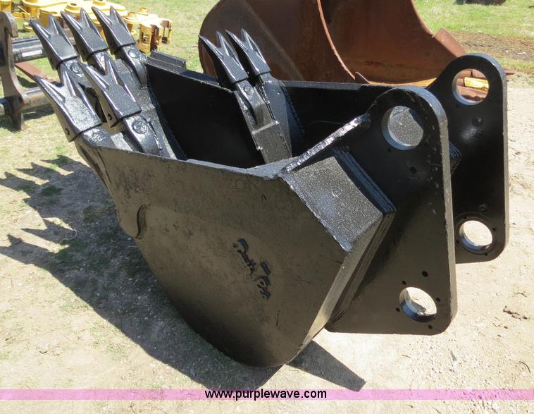 image for item S9573 Tooth Pro 48"/24" step down bucket