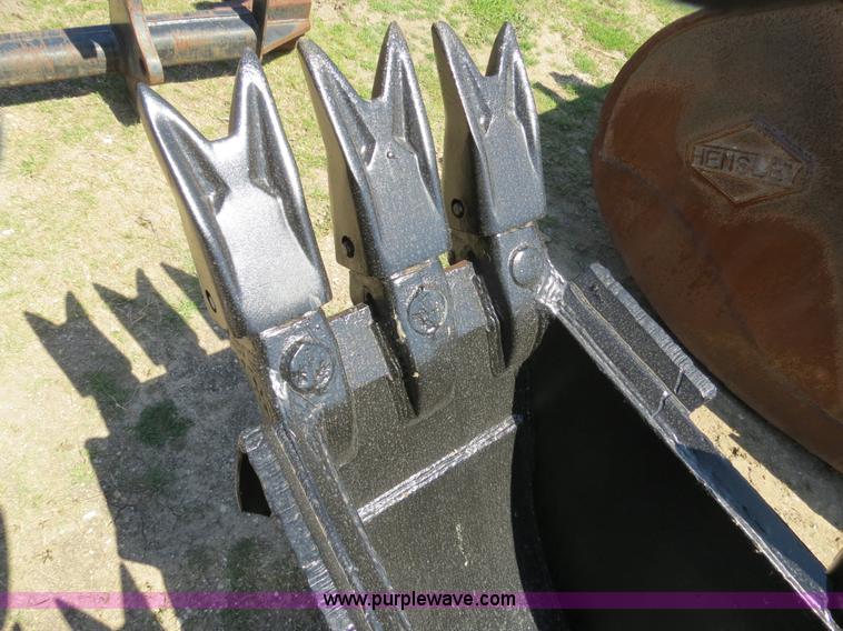 image for item S9573 Tooth Pro 48"/24" step down bucket