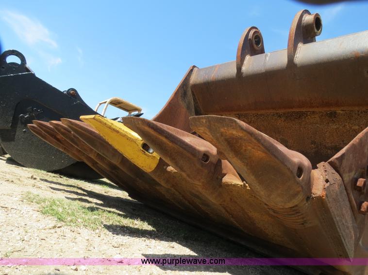 image for item S9574 Hensley 72" seven tooth excavator bucket