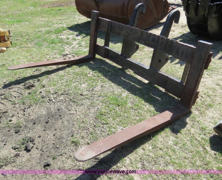image for item S9575 Caterpillar Spread 54" forks