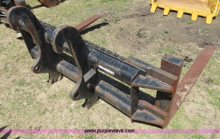image for item S9575 Caterpillar Spread 54" forks