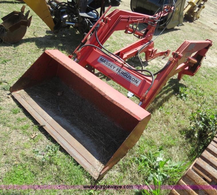 Massey Fergusen 1016 quick attach loader in Prosper, TX Item S9577