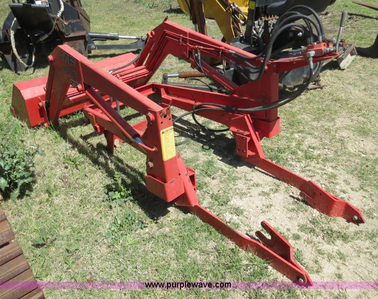 image for item S9577 Massey Fergusen 1016 quick attach loader