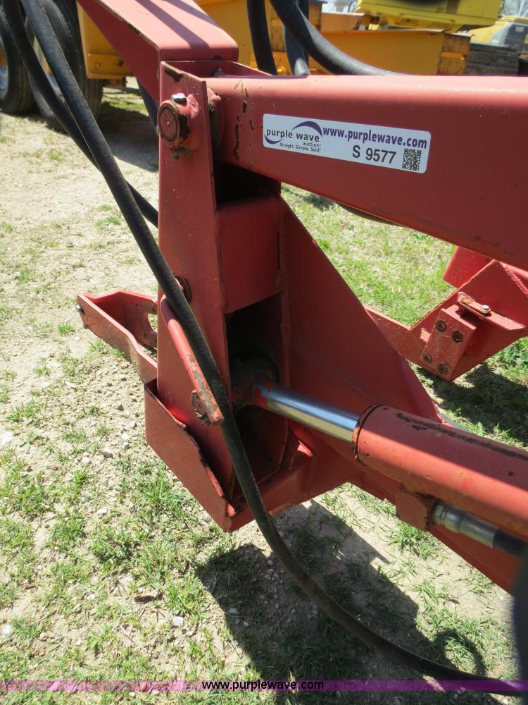 image for item S9577 Massey Fergusen 1016 quick attach loader