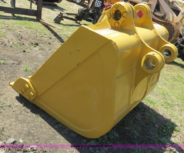 image for item S9581 54"W five tooth excavator bucket