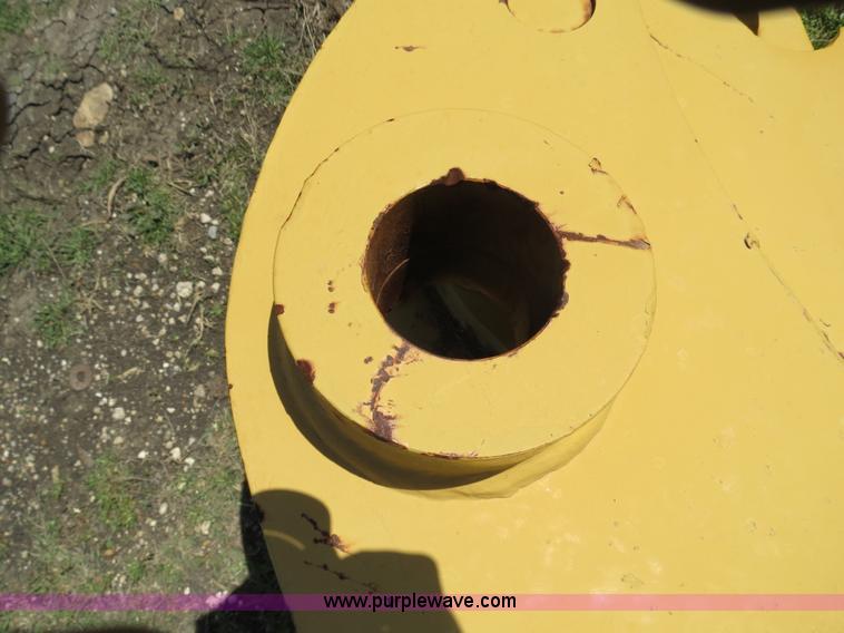 image for item S9582 Caterpillar 330 hydraulic quick coupler