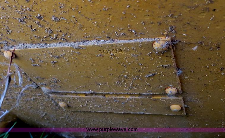 image for item S9582 Caterpillar 330 hydraulic quick coupler