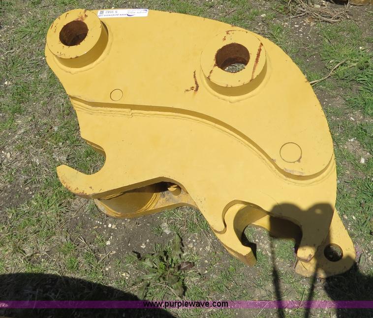 image for item S9583 Caterpillar hydraulic quick coupler