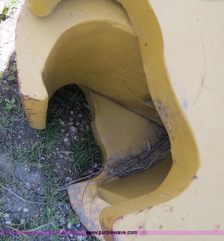 image for item S9583 Caterpillar hydraulic quick coupler