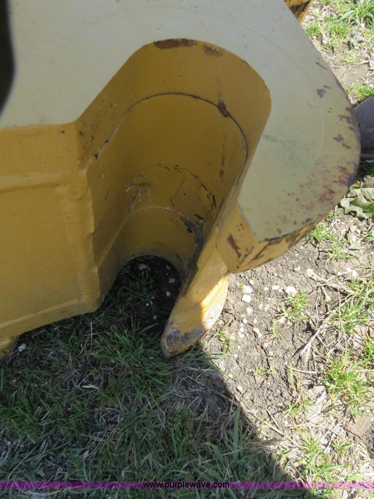image for item S9583 Caterpillar hydraulic quick coupler