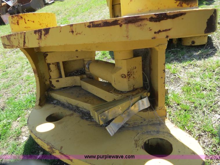 image for item S9583 Caterpillar hydraulic quick coupler