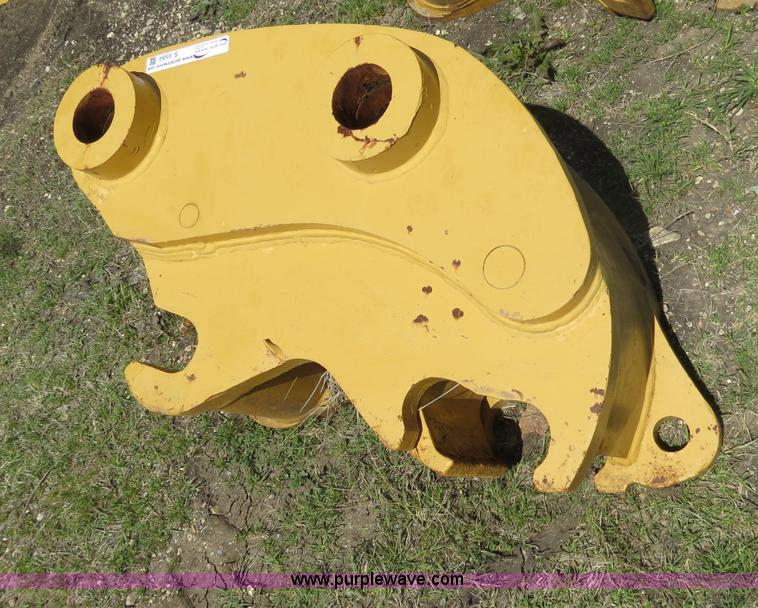 image for item S9584 Caterpillar 320 hydraulic quick coupler