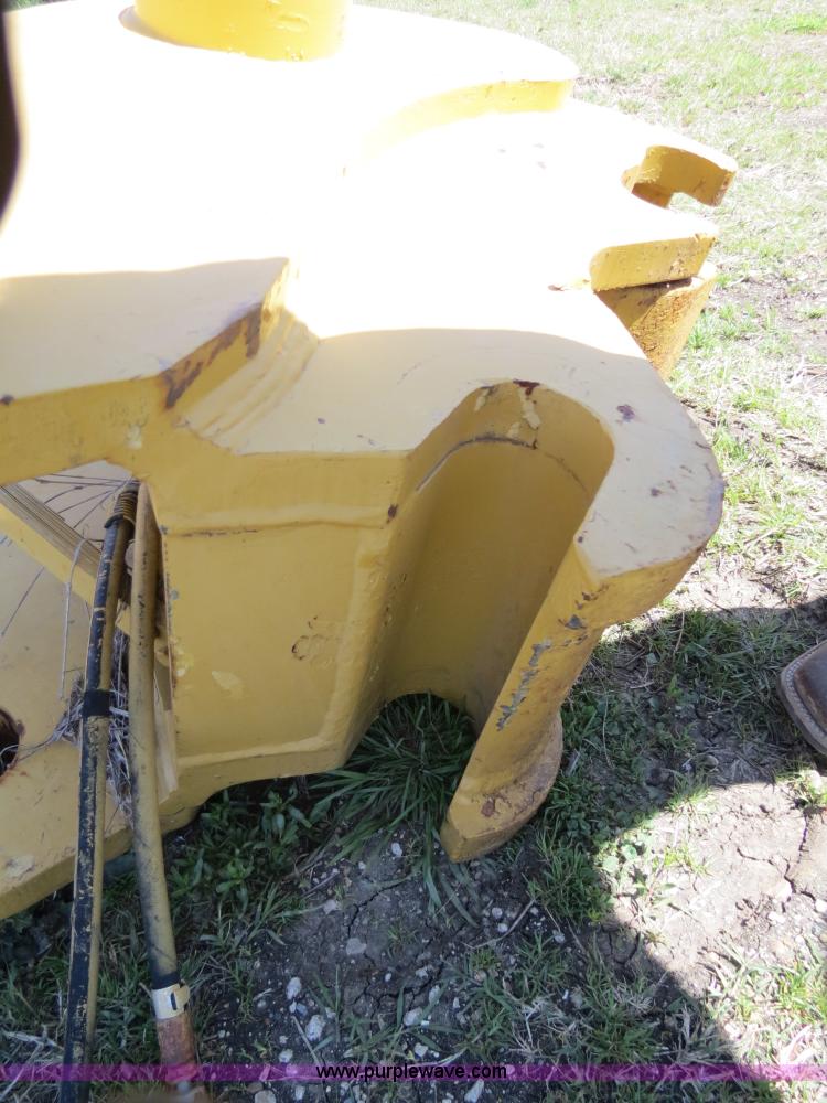 image for item S9584 Caterpillar 320 hydraulic quick coupler