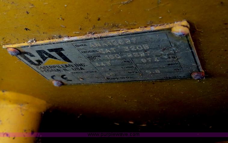 image for item S9584 Caterpillar 320 hydraulic quick coupler