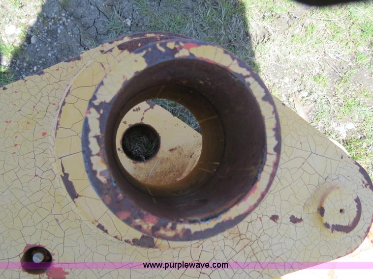image for item S9585 Caterpillar 320 excavator hydraulic quick coupler