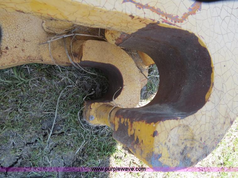 image for item S9585 Caterpillar 320 excavator hydraulic quick coupler