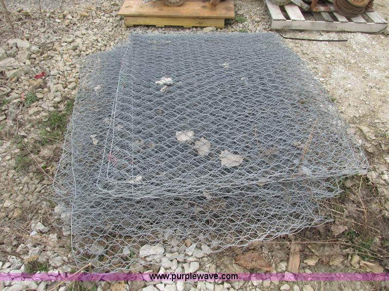 image for item V9968 Approximately 15 chicken wire fence panels