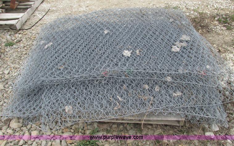 image for item V9968 Approximately 15 chicken wire fence panels