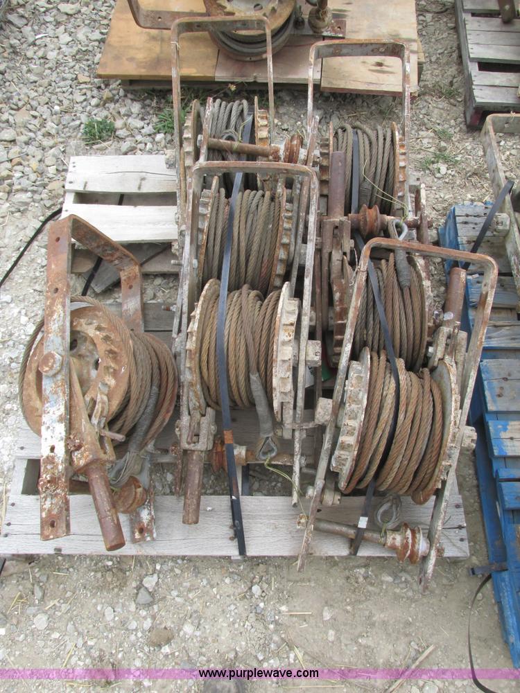 image for item V9969 (7) industrial come-alongs