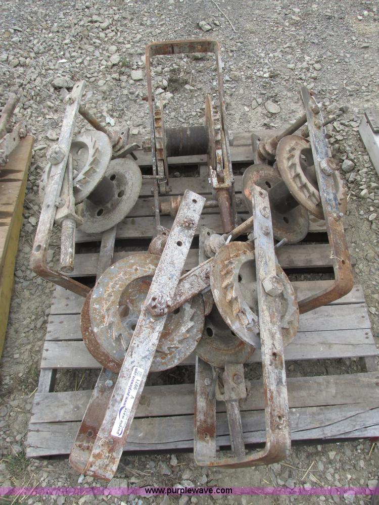 image for item V9971 (5) industrial come-alongs