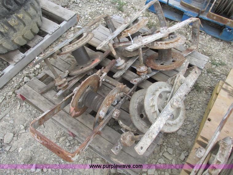 image for item V9971 (5) industrial come-alongs