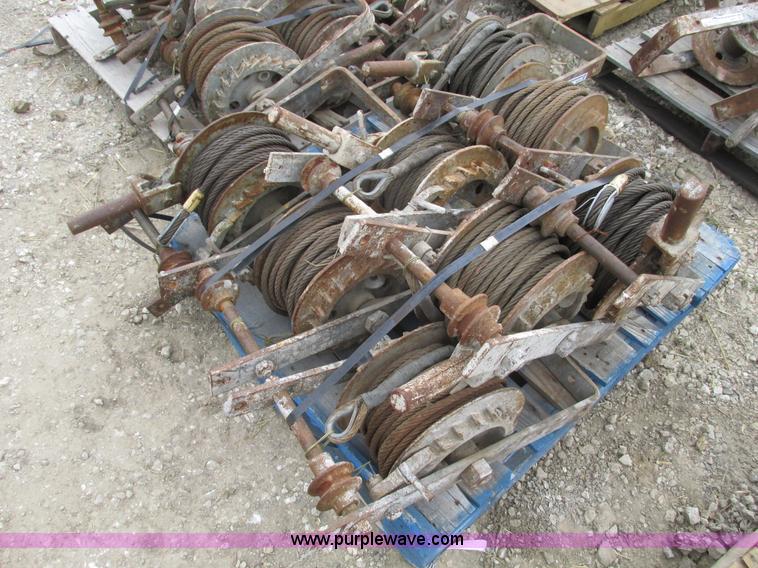 image for item V9972 (8) industrial come-alongs