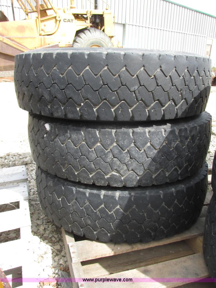 image for item V9977 (6) used 225/70R19.5 tires
