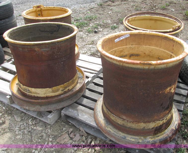 image for item V9978 (4) steel wheels