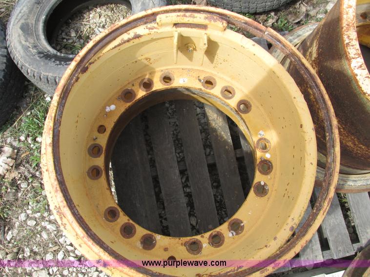 image for item V9978 (4) steel wheels