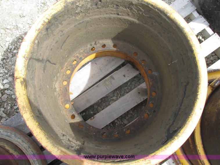 image for item V9978 (4) steel wheels