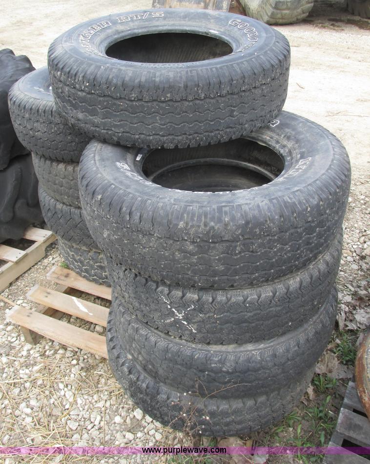 image for item V9979 (9) used 16" tires