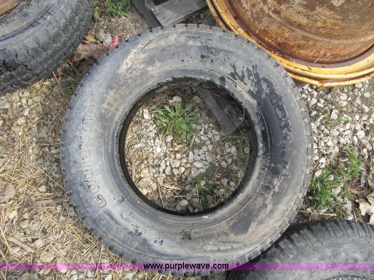 image for item V9979 (9) used 16" tires