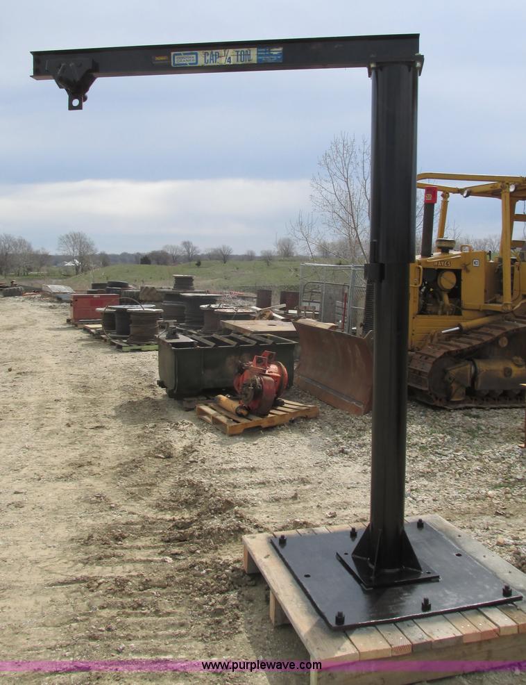 image for item V9999 1/4 ton Contrax Hanes boom hoist