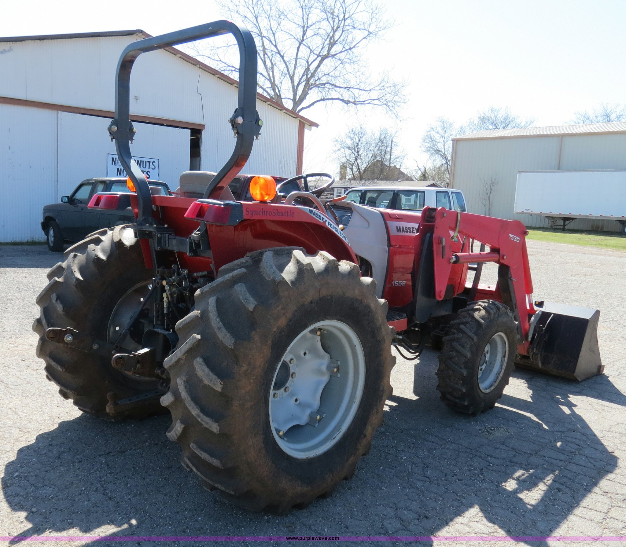 MasseyFerguson 1552 MFWD tractor in Prosper, TX Item B4699 sold