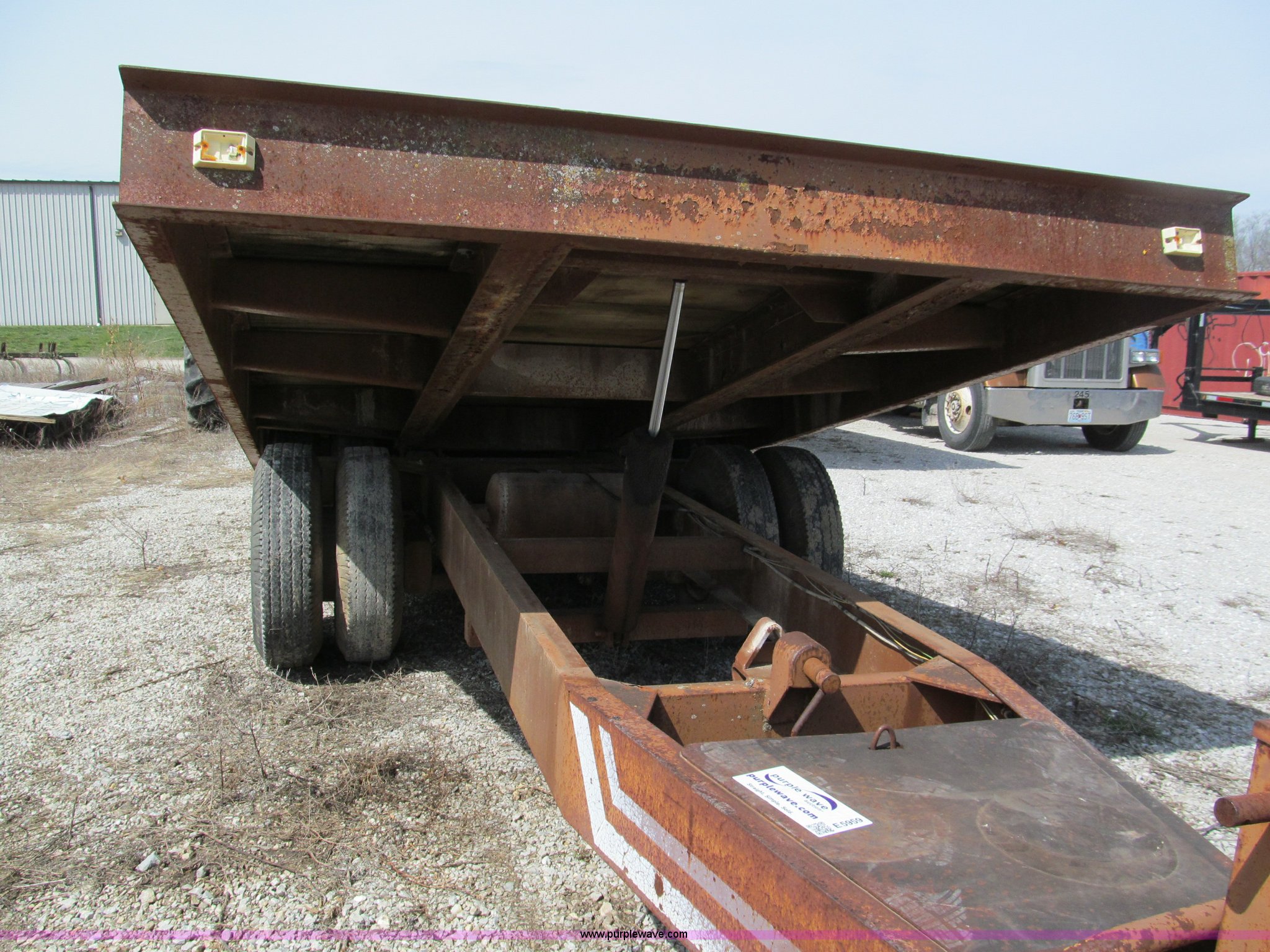 1982 Miller 0T630 20'L tilt top trailer in Clinton, MO Item E5959
