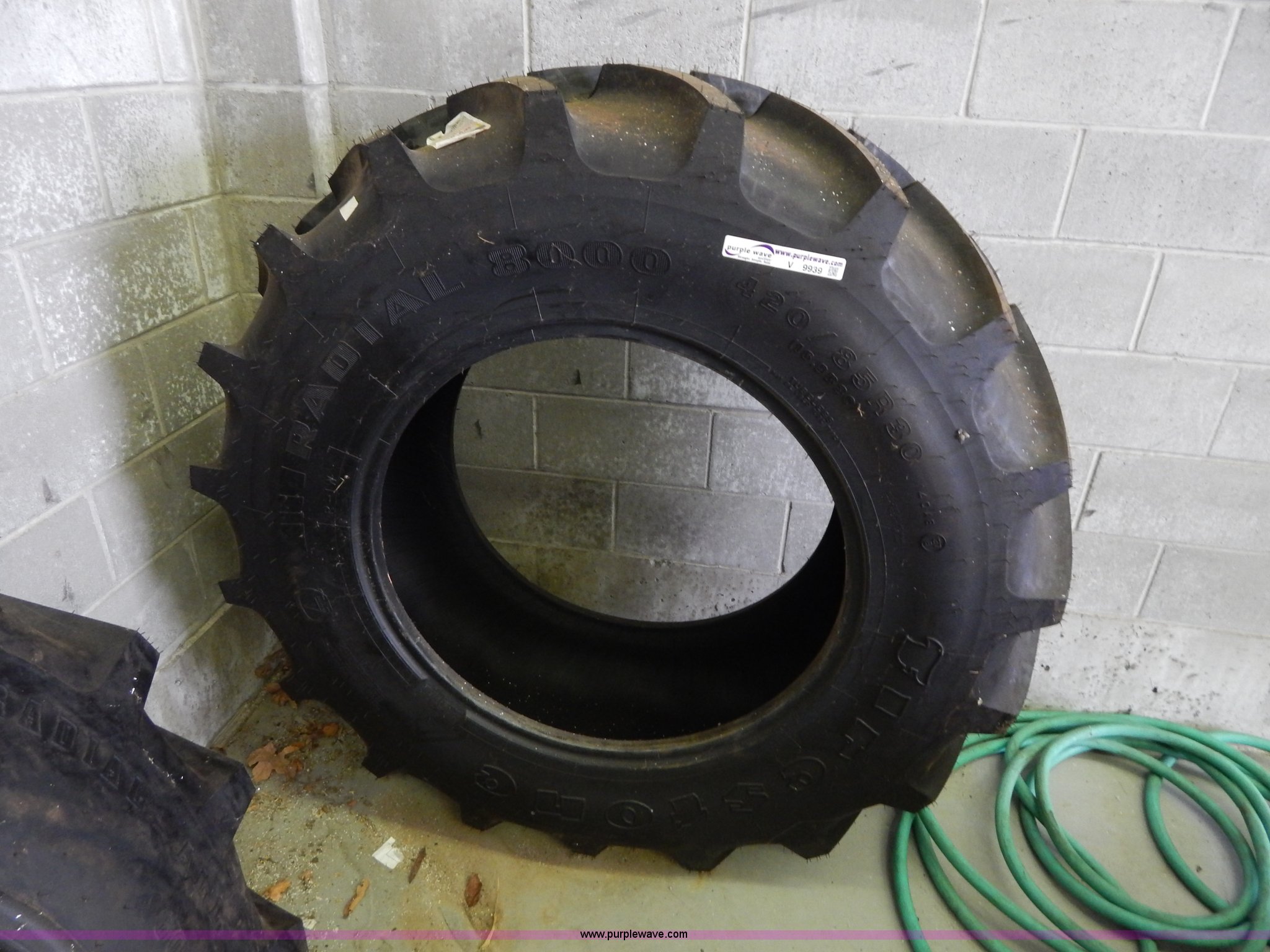 Firestone 420/85R30 radial 8000 tire in Lees Summit, MO Item V9939