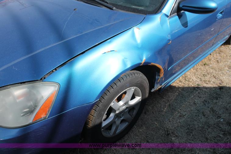 image for item E2949 2003 Nissan Altima SE