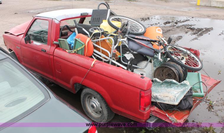 image for item E3401 1990 Ford Ranger pickup truck