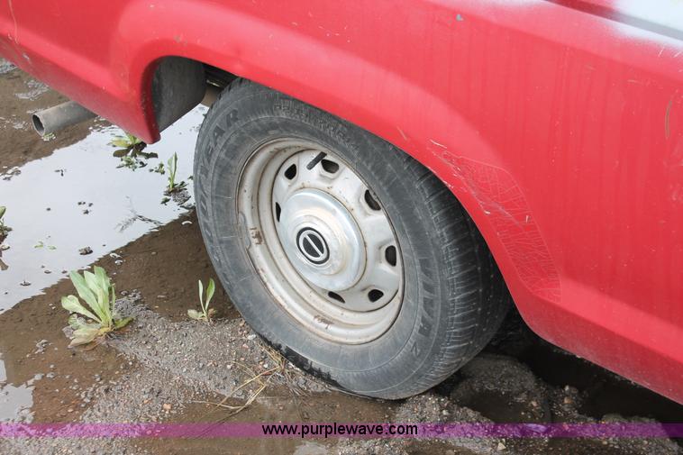 image for item E3401 1990 Ford Ranger pickup truck