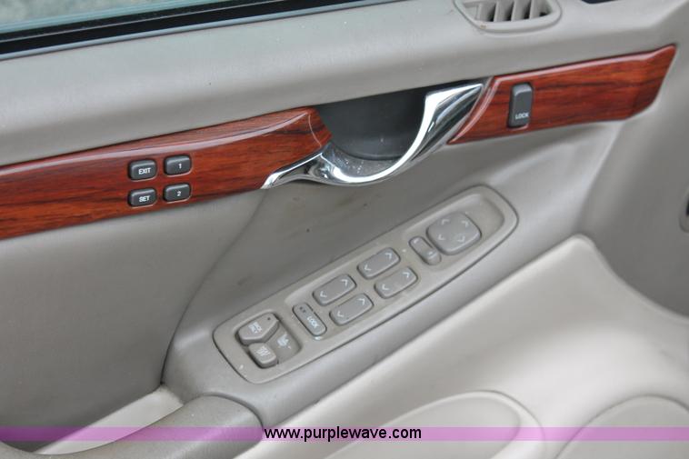 image for item E3402 2000 Cadillac DeVille