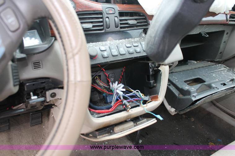 image for item E3402 2000 Cadillac DeVille