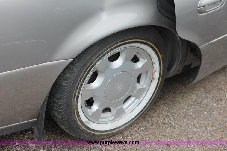 image for item E3402 2000 Cadillac DeVille