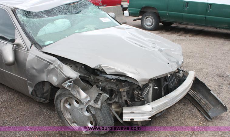 image for item E3402 2000 Cadillac DeVille