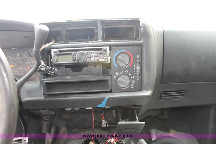 image for item E3403 1996 GMC Jimmy SL SUV