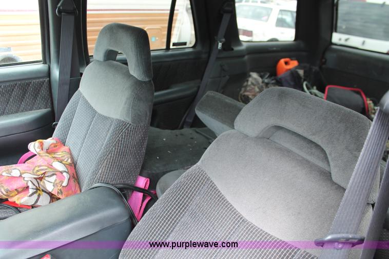 image for item E3403 1996 GMC Jimmy SL SUV