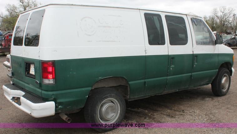 image for item E3404 2001 Ford Econoline E250 van