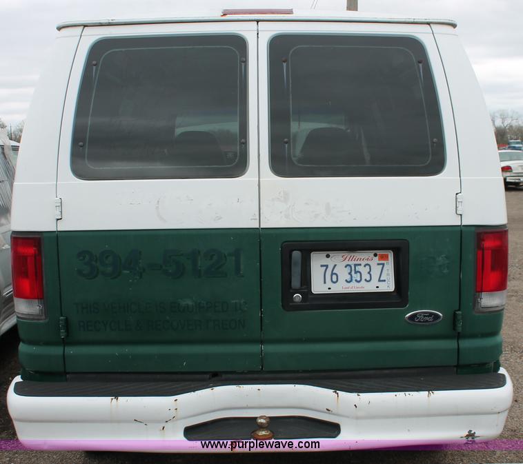 image for item E3404 2001 Ford Econoline E250 van