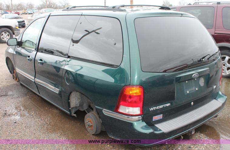 image for item E3405 2000 Ford Windstar SE van