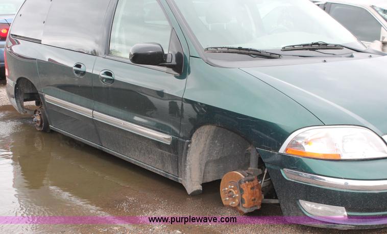image for item E3405 2000 Ford Windstar SE van